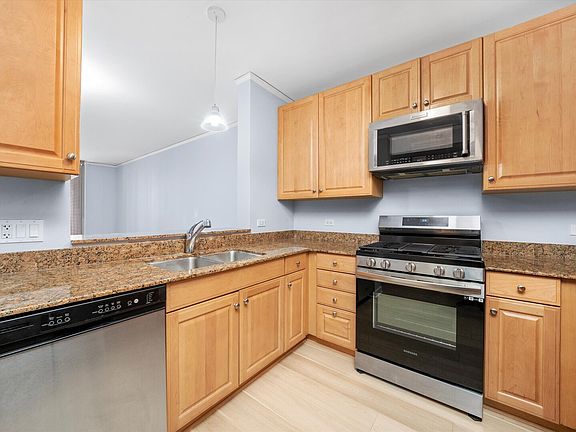5th image of 420 E Waterside Dr Unit 407