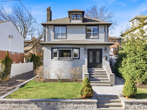 2nd image of 54 Lawton Ave
