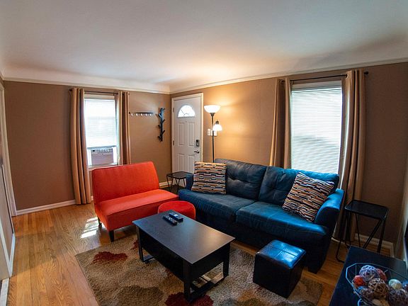 4th image of 1403 Rosewood St