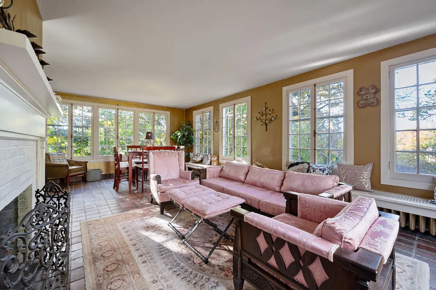 7 bed, 6.0 bath, 6684 sqft, $18,305 — Photo 2