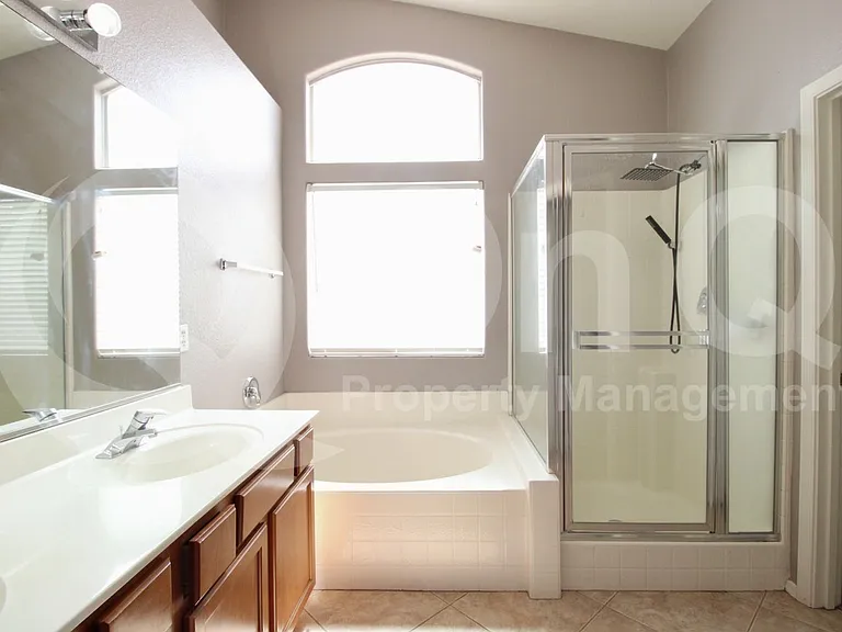 1139 E Morgan Ct — Photo 26