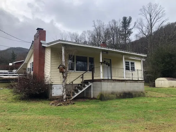 1446 Camp Branch Rd, Waynesville, NC 28786