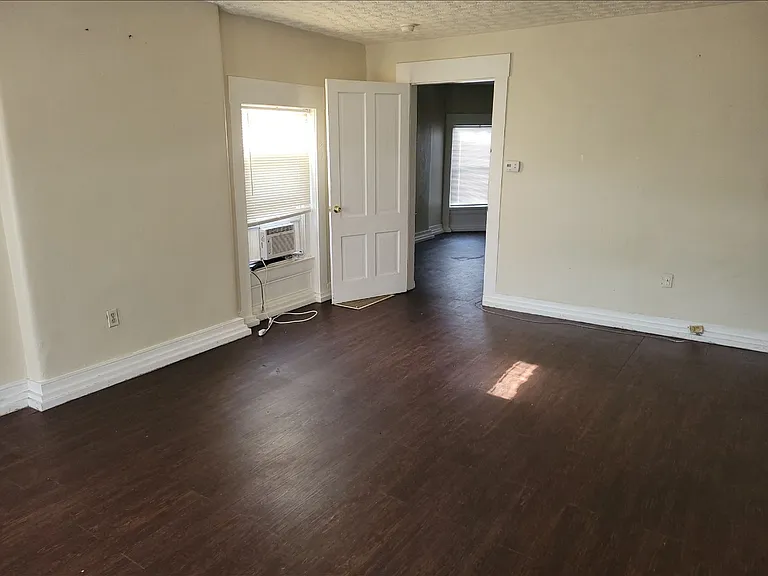 936 S 1st St #5 — Photo 5