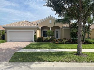 8527 Karina Ct, Naples, FL 34114