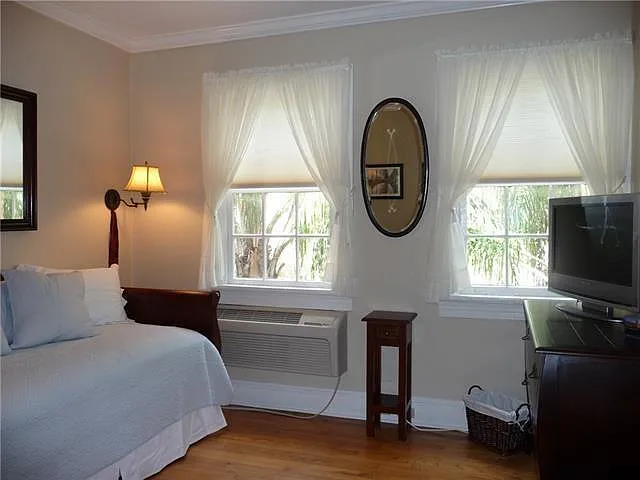 3300 Saint Charles Ave #27 — Photo 10