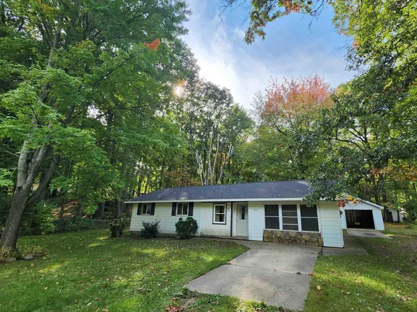 3425 Camino Rd, Harrison, MI 48625