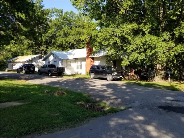 6010 Clayton Ave, Poteau, OK 74953