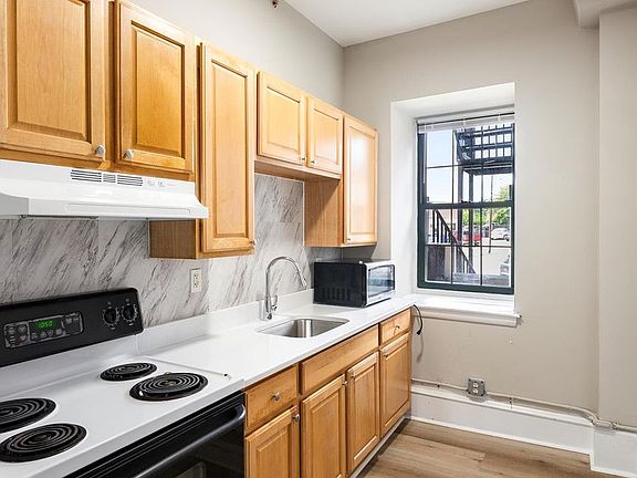 3rd image of 26 Main St #10