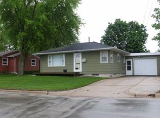 207 S 4th Ave W, Lake Mills, IA 50450