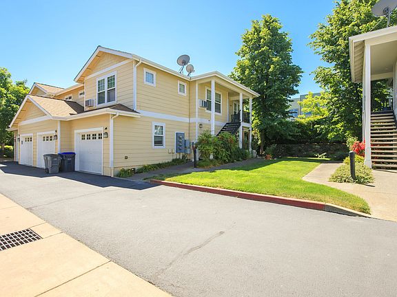 3rd image of 2221 McCall Dr