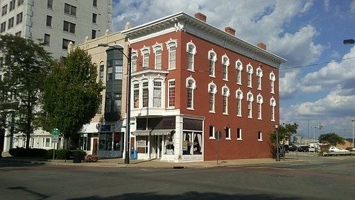 1st image of 140 Middle Ave #203