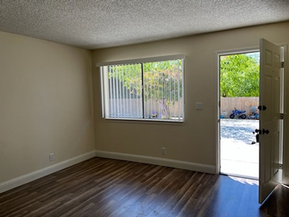 Montecito 9110 Montecito Ave. Atascadero, CA 93422 9110 Montecito