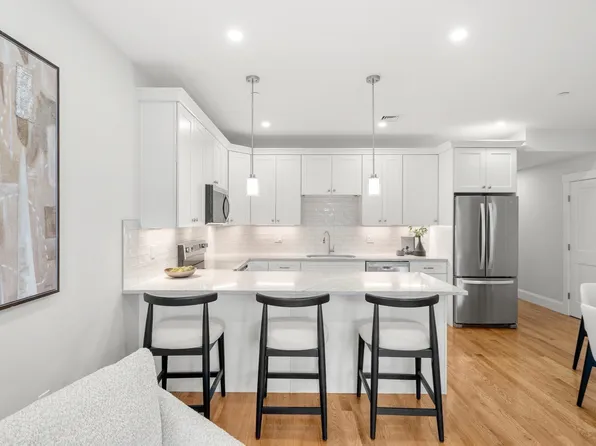 9 Downer Ct Floor 1, Dorchester, MA 02122