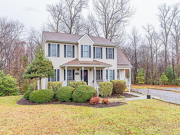 3rd image of 4701 Steven Hill Dr