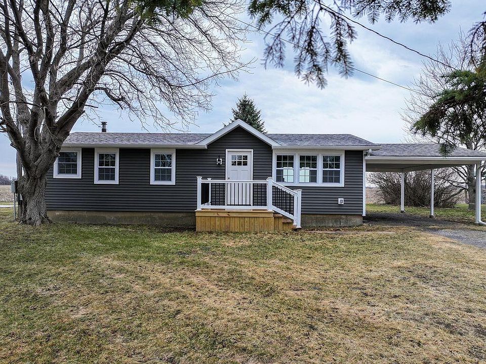 1st image of 17 Columbus Dr