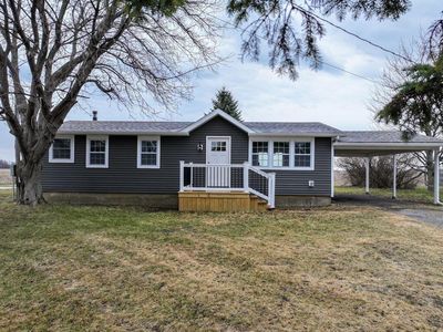 17 Columbus Dr, Rouses Pt, NY, 12979