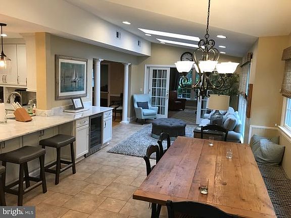4th image of 482 Fairoak Dr