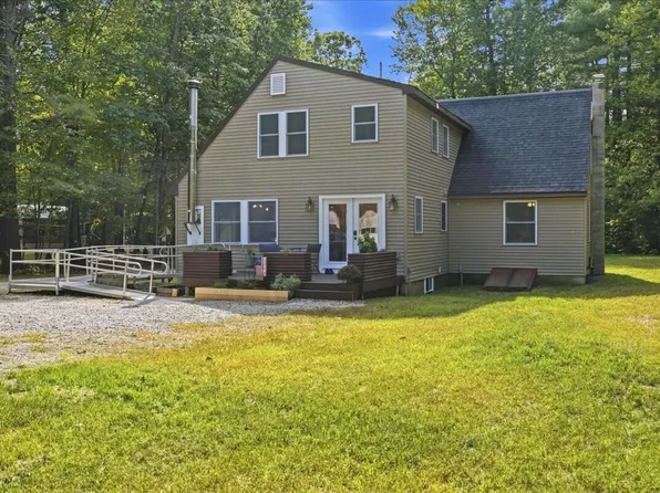 25 E Oxford Road, Oxford, ME 04270