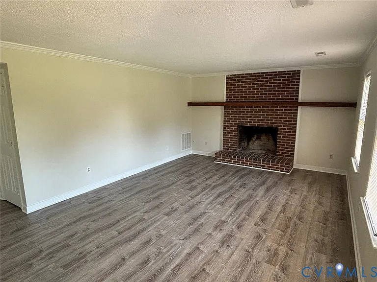 8630 Richmond Rd — Photo 15