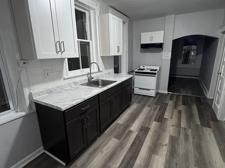119 Inslee Pl #2 — Photo 2