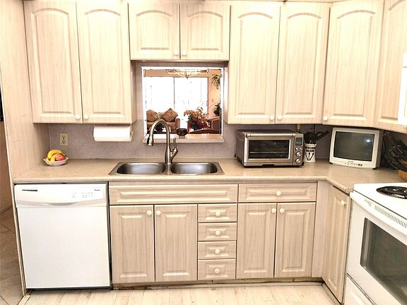 2nd image of 2802 Victoria Way #N3