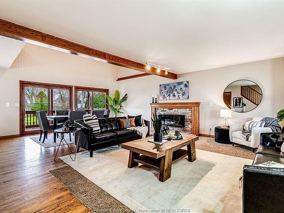 3rd image of 236 Irwin Ave