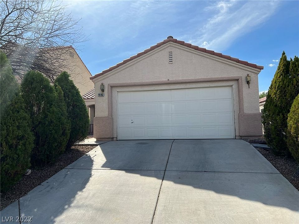 1st image of 9643 Sky Hollow Dr