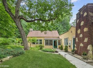 7 E Leewater Ave, Beverly Shores, IN 46301