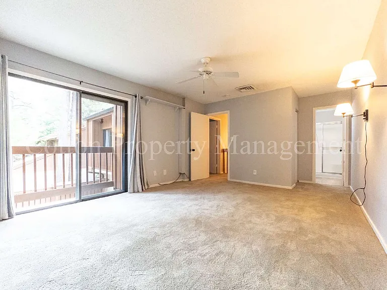 2030 Albert Cir — Photo 19