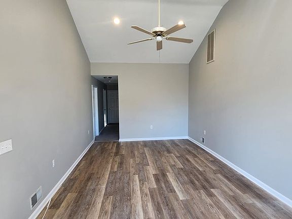 3rd image of 772 Francis Dr