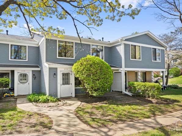 452 Harrison Ct, Vernon Hills, IL 60061