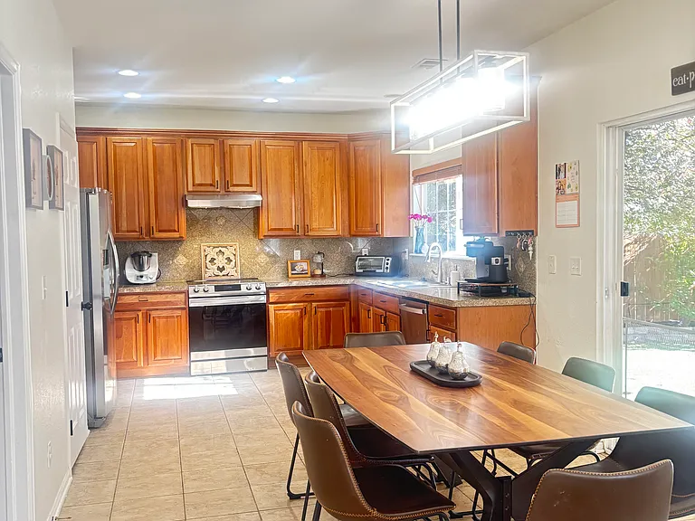 7425 S Norfolk St — Photo 5