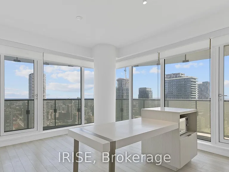 197 Yonge St #3405 — Photo 2