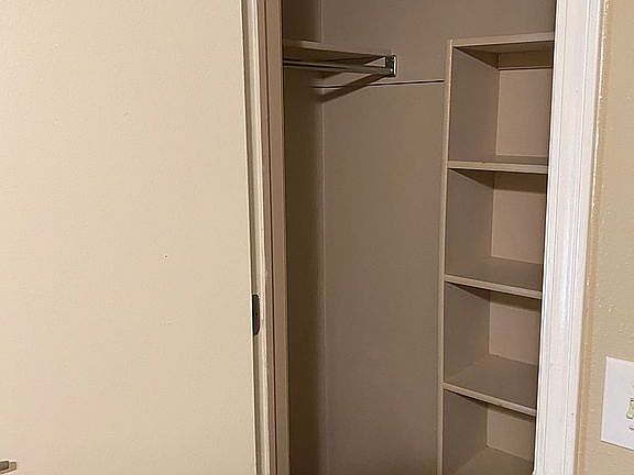 Bed 1 closet 