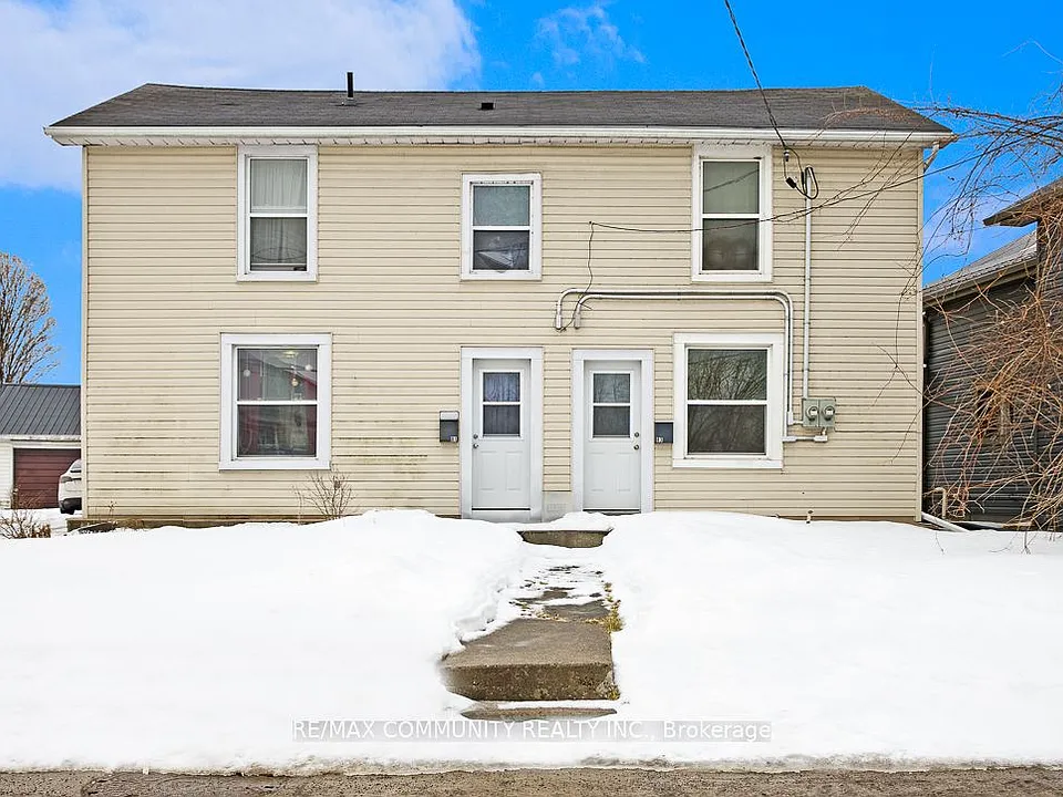 83 Moira St W