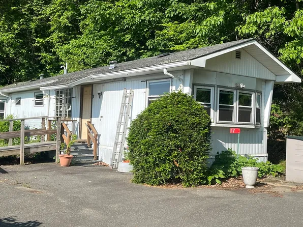 139 West St #17, Hatfield, MA 01038