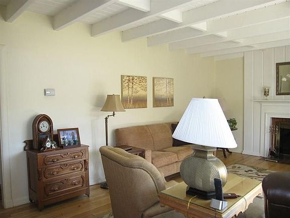 3rd image of 940 49th St Unit A