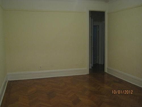 5th image of 201 W 54th St APT 3D