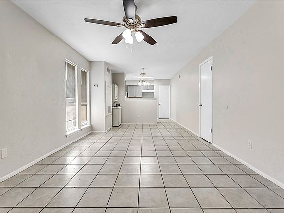 3rd image of 1520 Hawk Tree Dr #D