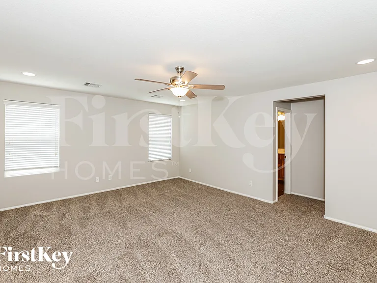 9809 Dryden Ct — Photo 7