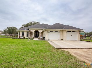 7134 Old Highway Rd, Inez, TX 77968