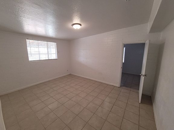 3rd image of 1826 N 39th Ave