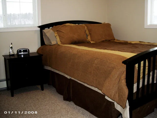 9604 Manning Ave — Photo 6