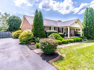 240 Beechwood Dr, Berea, KY 40403