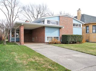 823 S Vine Ave, Park Ridge, IL 60068