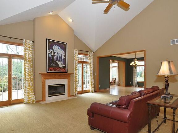 Soaring ceilings in Great Ro