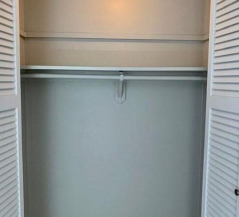 5th image of 221 Columbia Dr APT 233