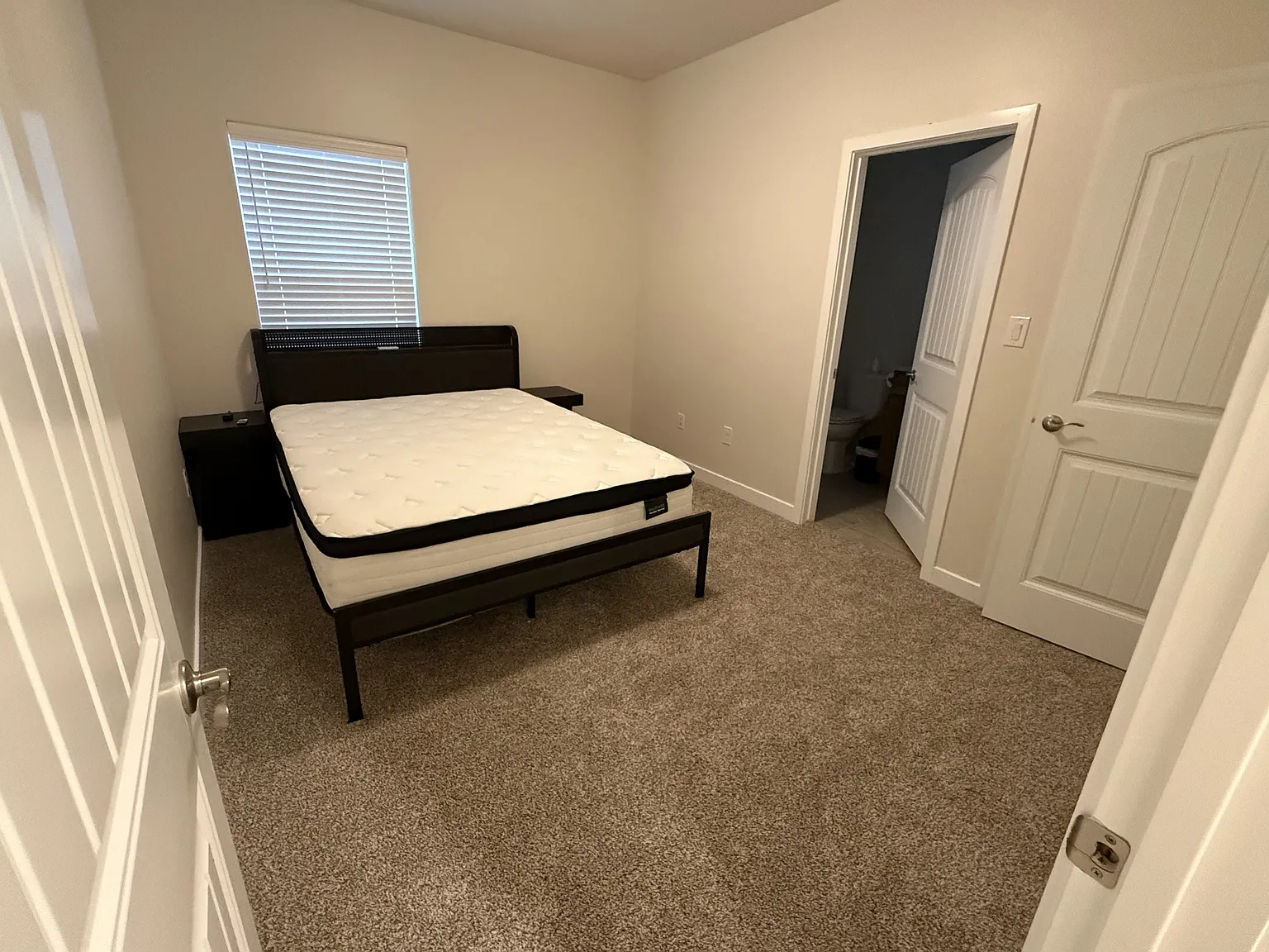 4 bed, 1860 sqft, $950 — Photo 4