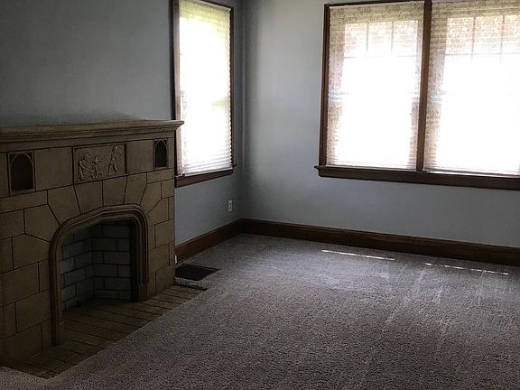 3rd image of 715 Clanora Dr