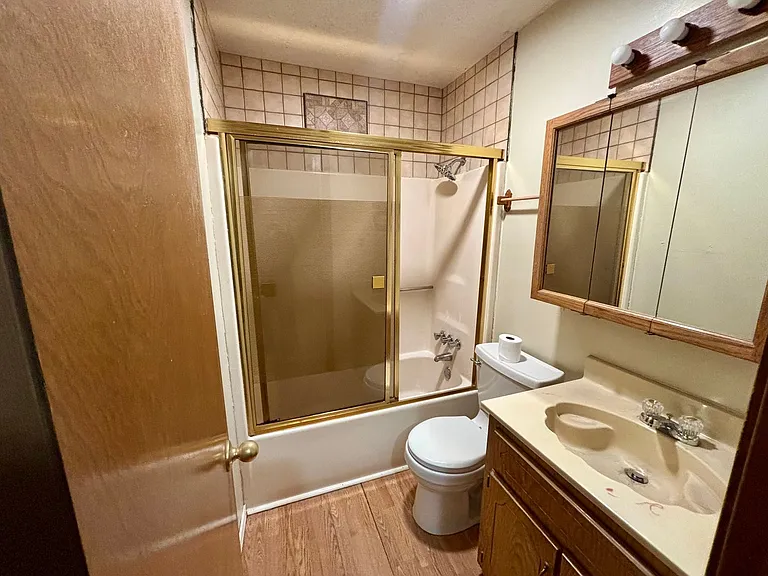 2801 N Hartford Ave — Photo 3